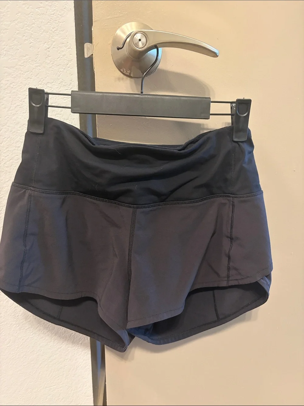 Lululemon shorts size 4